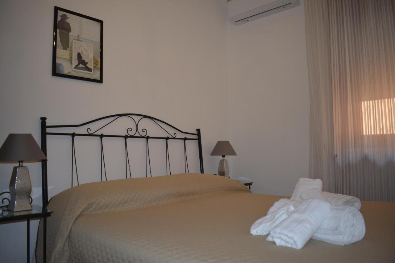 Casa Vacanza Pietro E Nina Lecce Exteriör bild